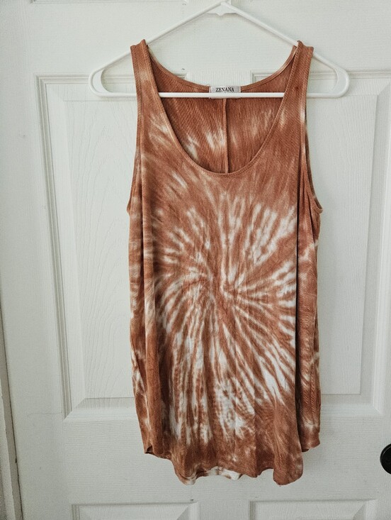 Zenana Outfitters Tops - Zenana Outfitters Rust and White Spiral Tie-Dye Tank